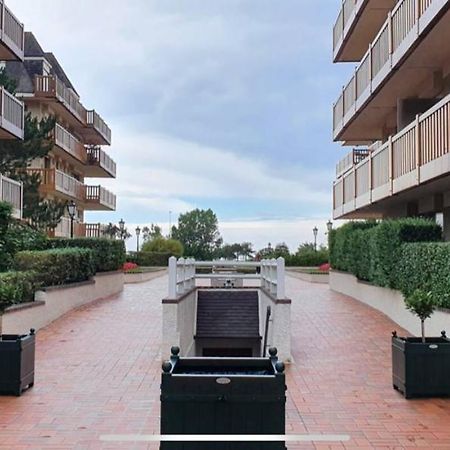 Appartement Front De Mer Deauville Exterior photo